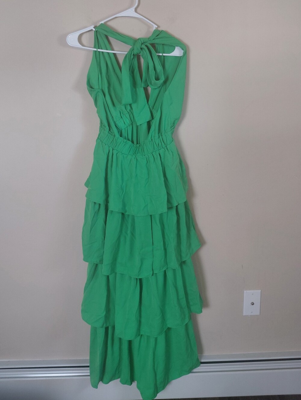 Endless rose Tiered Halter Women’s Maxi Dress Sz S Kelly green NWT